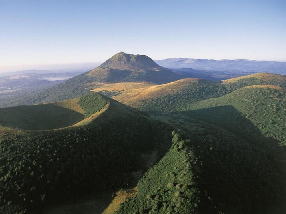 Nid Sous Le Volcan Saint-Sandoux Ngoại thất bức ảnh